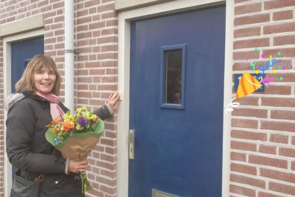 Bloemen voor de 300ste Waalstapper